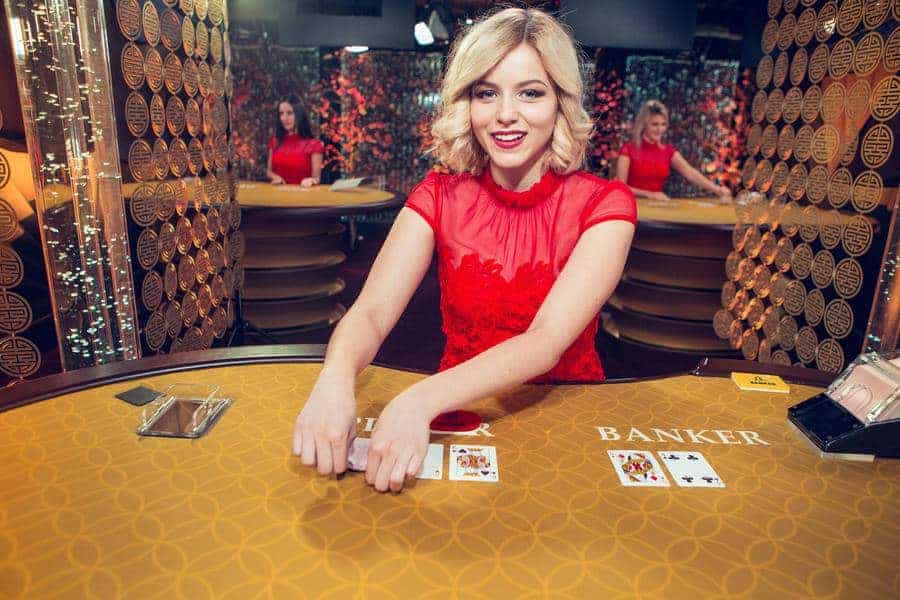 Guide & Rules for Playing Baccarat Squeeze Online & Live 2019